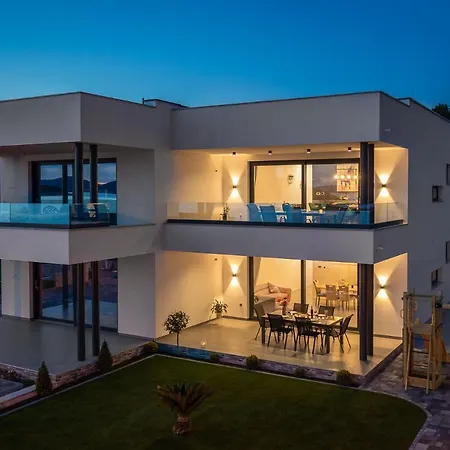 Апартаменты Luxury Blue Sky *