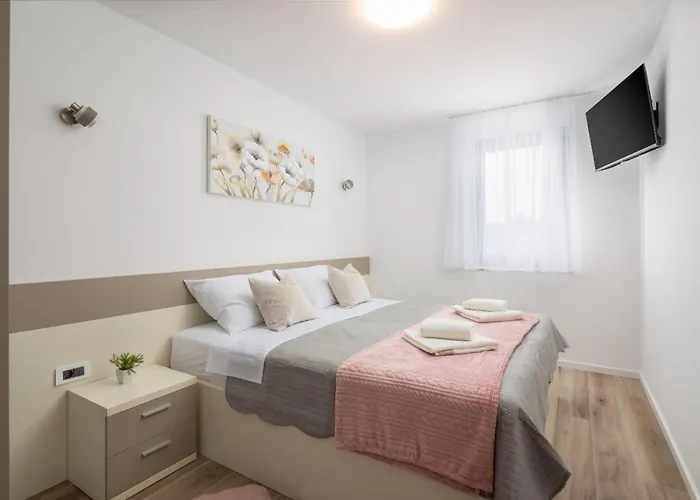 Luxury Blue Sky Апартаменты Пакоштане