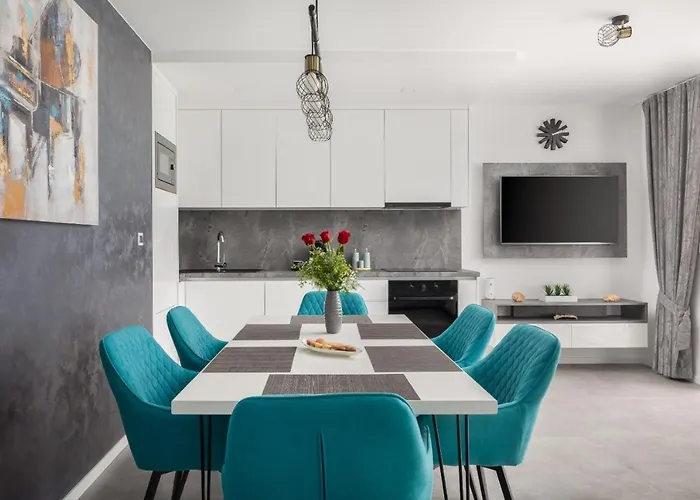 Luxury Blue Sky Пакоштане