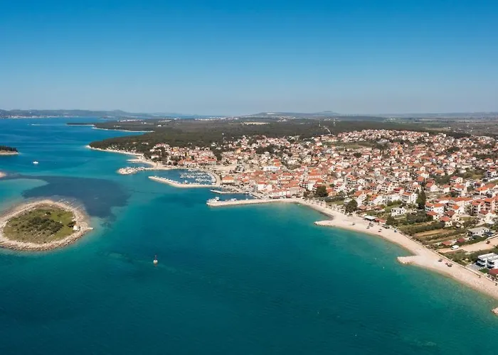 Luxury Blue Sky Пакоштане