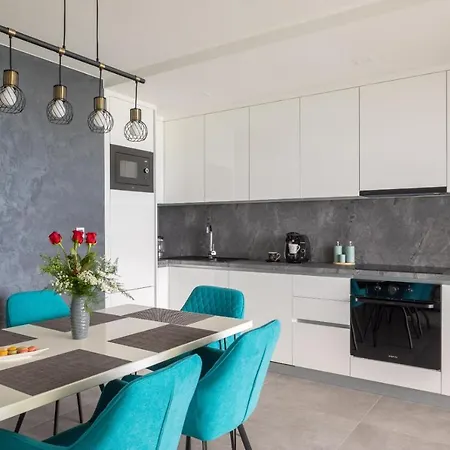 Luxury Blue Sky Apartment *