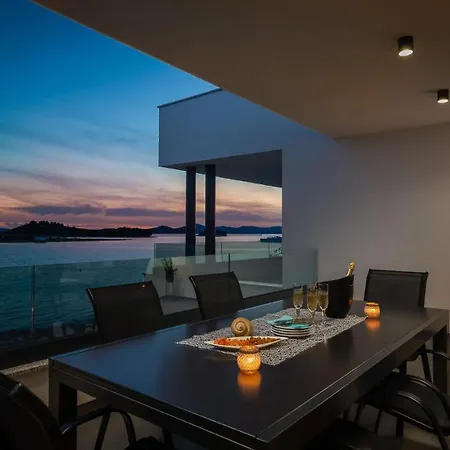 Luxury Blue Sky Apartment