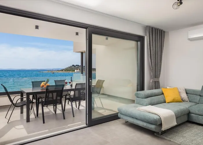 Luxury Blue Sky Apartamento Pakoštane